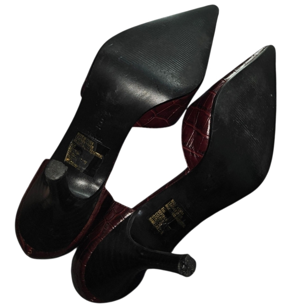 Baker's Crump Crocodile Leather Pointed Toe Heels - Picture 4 of 4